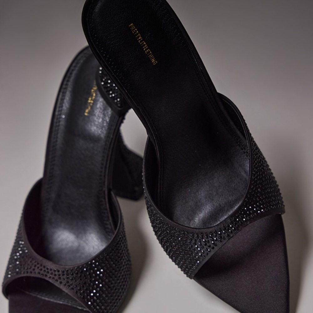 NWT! Pretty Little Thing Black Diamanté Mules